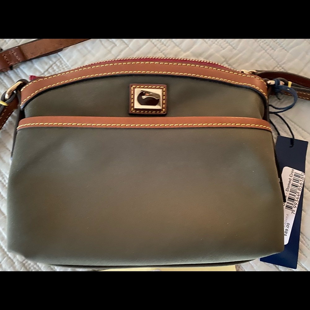 😎 Dooney & Bourke Wayfarer Domed Crossbody